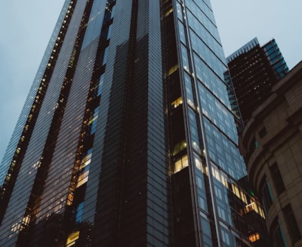 GAIOL Prédios em preto e branco.